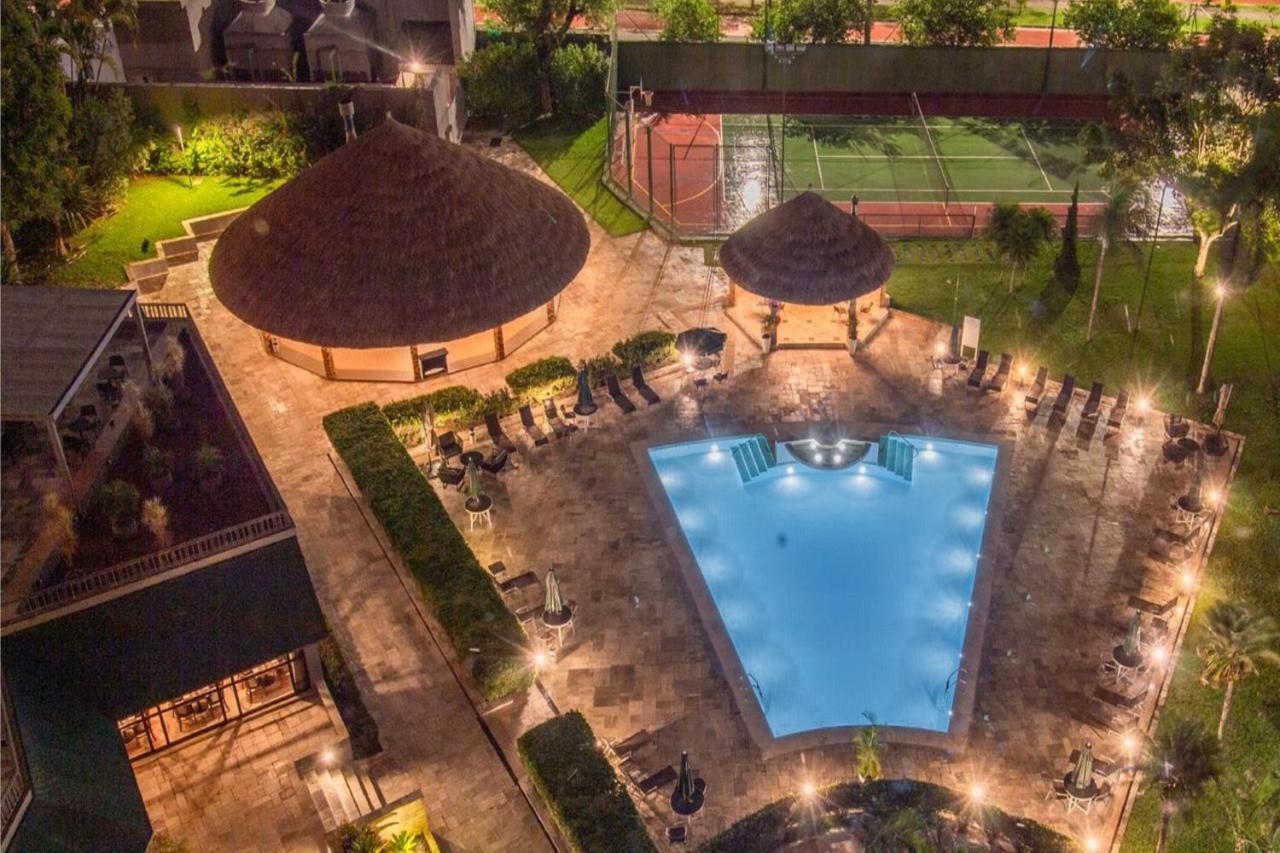 Marriott Sao Paulo Airport Hotel Guarulhos Bagian luar foto The swimming pool at the hotel