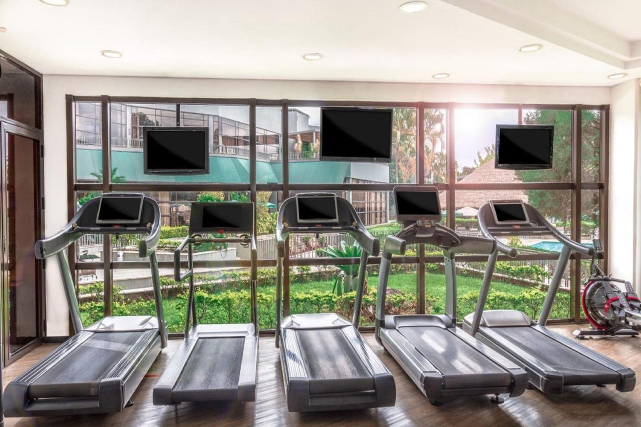 Marriott Sao Paulo Airport Hotel Guarulhos Bagian luar foto Treadmills in a gym