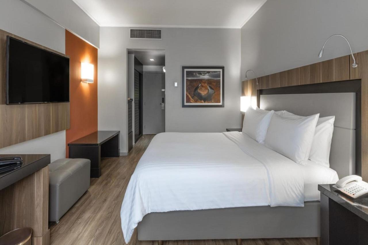 Marriott Sao Paulo Airport Hotel Guarulhos Bagian luar foto A room at the hotel