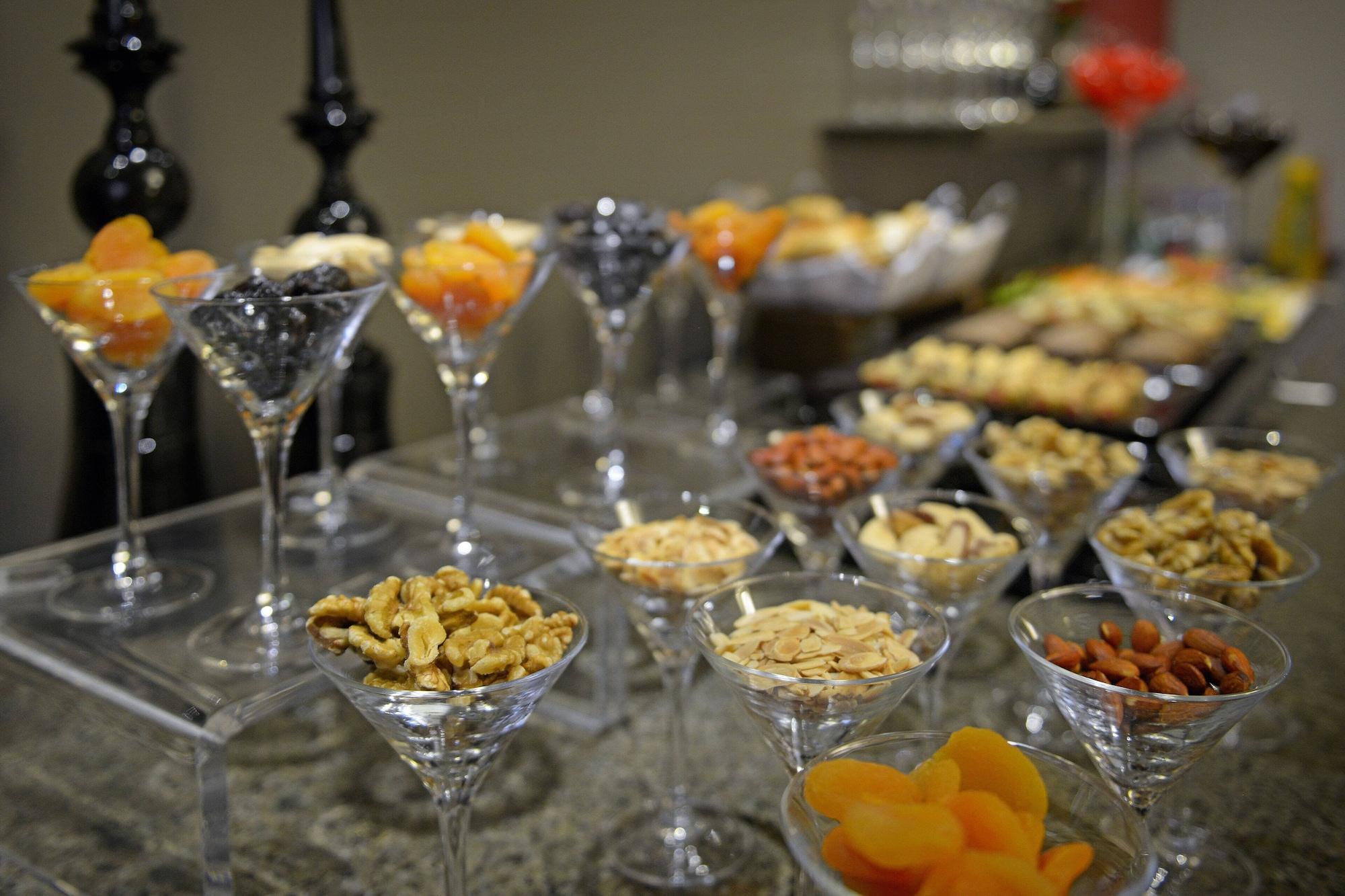 Marriott Sao Paulo Airport Hotel Guarulhos Bagian luar foto A selection of canapés