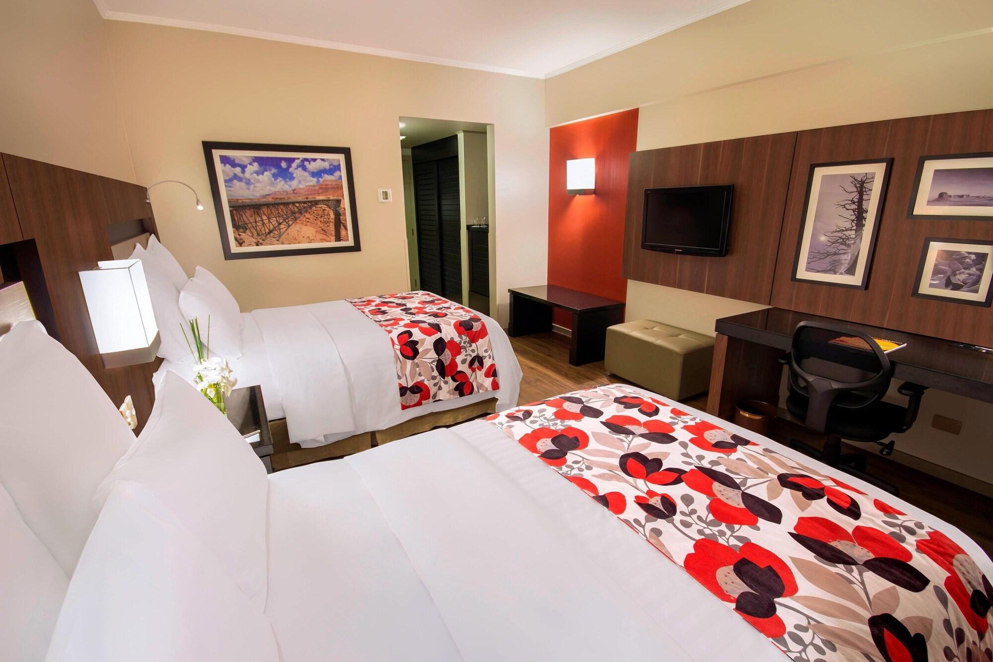 Marriott Sao Paulo Airport Hotel Guarulhos Bagian luar foto A typical room at the Hilton Garden Inn