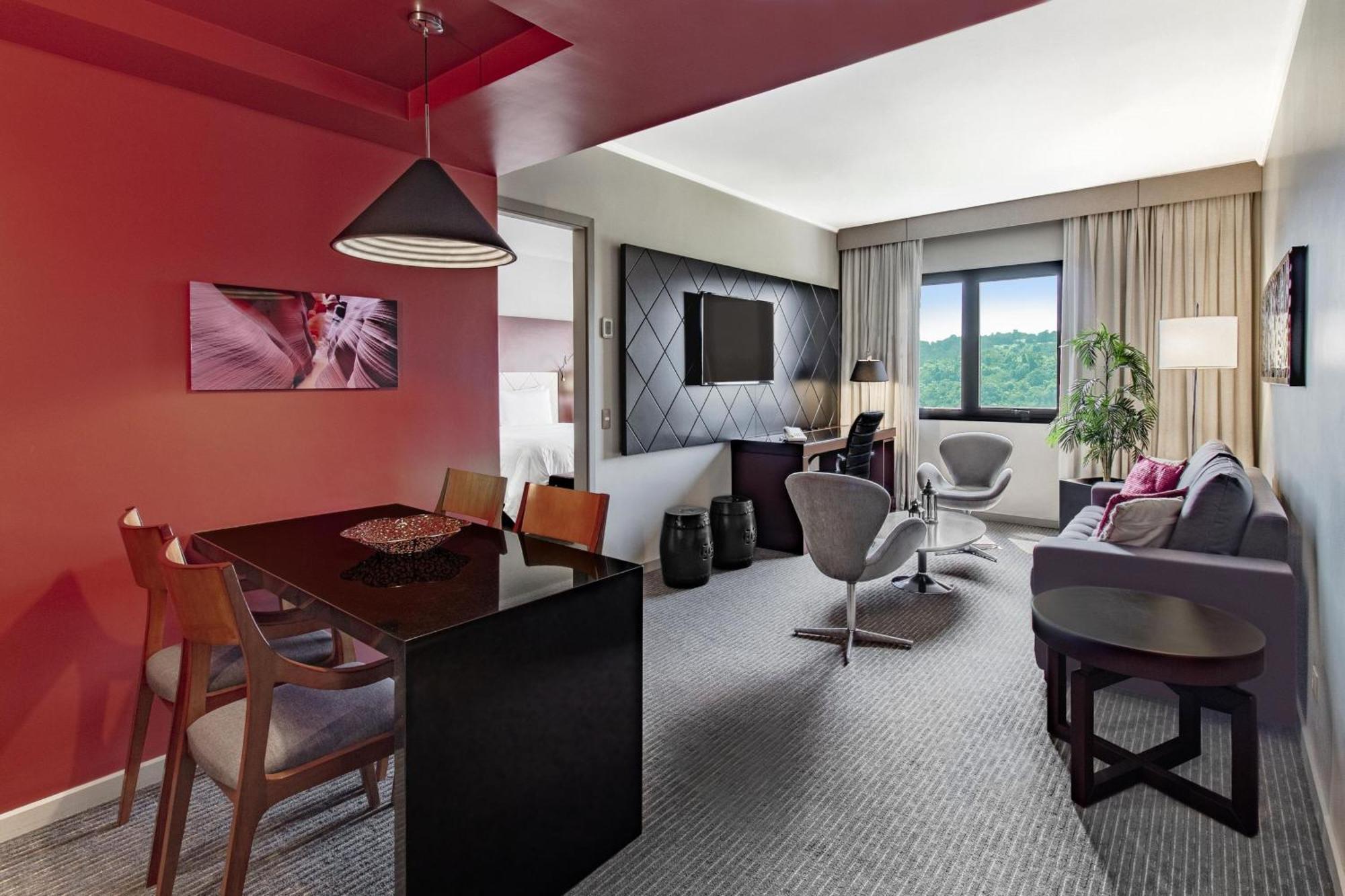 Marriott Sao Paulo Airport Hotel Guarulhos Bagian luar foto A suite at the MGM Grand
