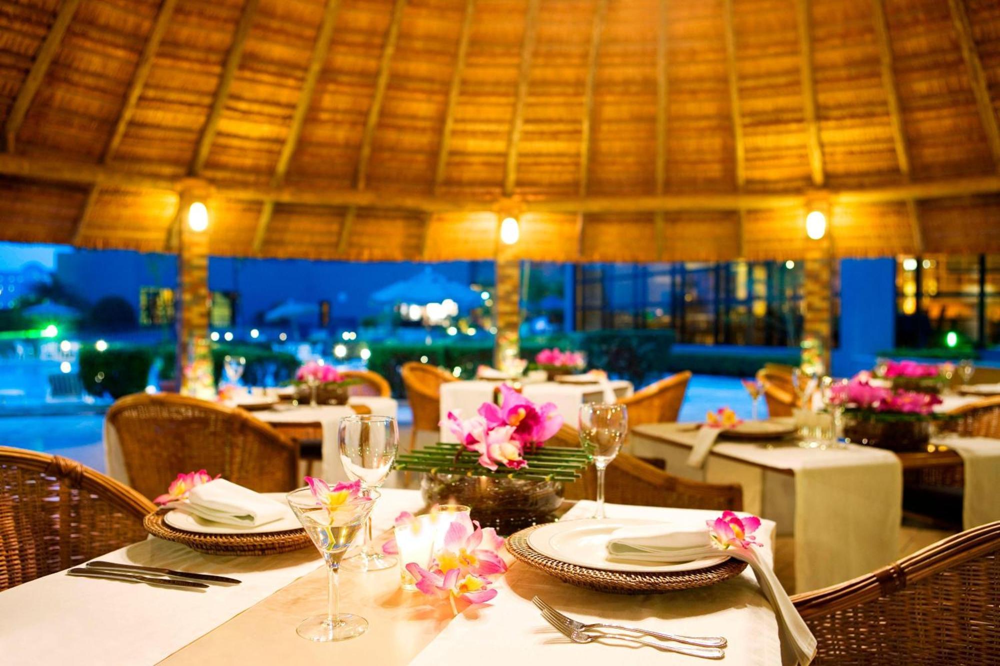 Marriott Sao Paulo Airport Hotel Guarulhos Bagian luar foto The restaurant at the Royal Island Resort & Spa